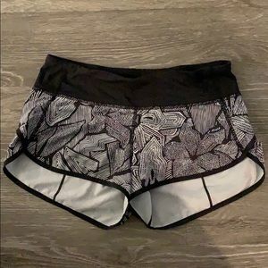 Lululemon Black and white speed short